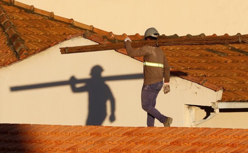 INCC/Sinapi fica em 0,99% em março ante 0,56% em fevereiro, diz IBGE