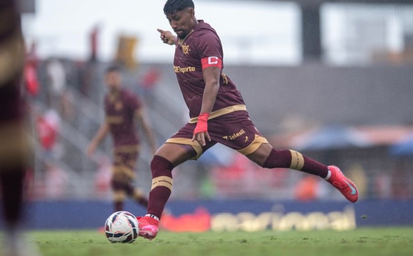 CRB quebra sequência do líder Goiás, bate o rival e se mantém invicto como mandante na Série B