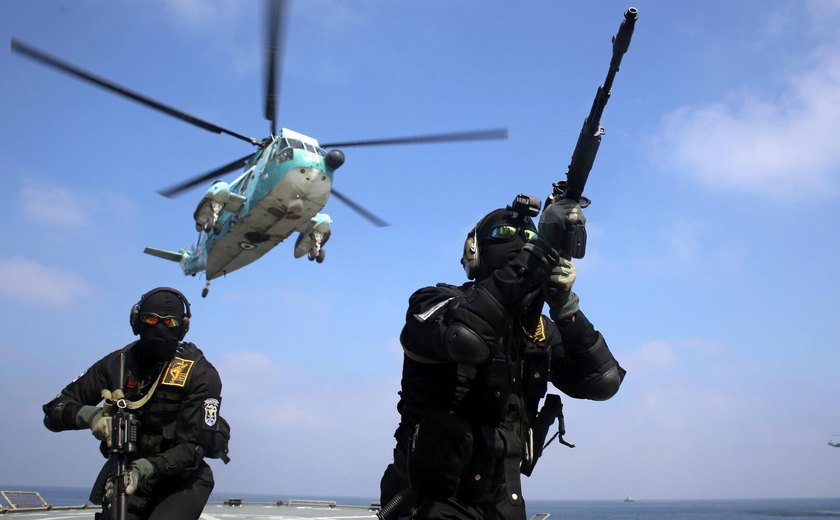 Irã apresenta novos sistemas de defesa aérea tem 3 pontos do Golfo Pérsico, diz mídia