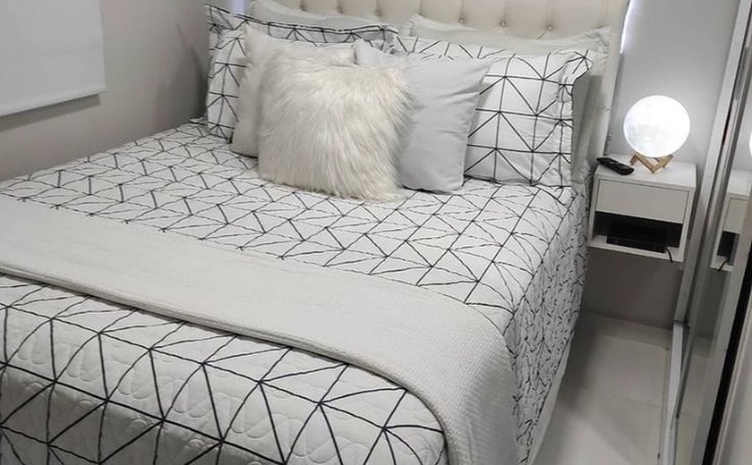 'Fezes de ácaro' na cama? Veja em quanto tempo os lençóis e o colchão precisam ser limpos