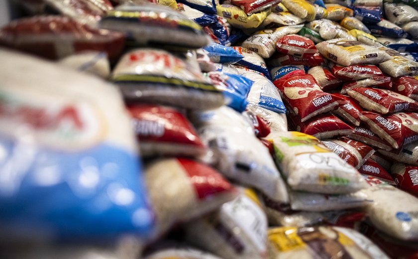 Vila de São João arrecada alimentos em troca de diversão e solidariedade