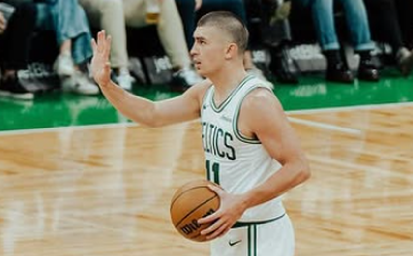 Pritchard marca 27 pontos, Celtics superam Pistons e alcançam a 20ª vitória na NBA