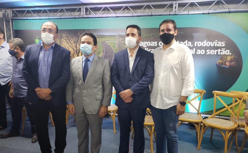 Prefeito e vice de Major acompanham assinatura das ordens de serviço para duplicar AL-220