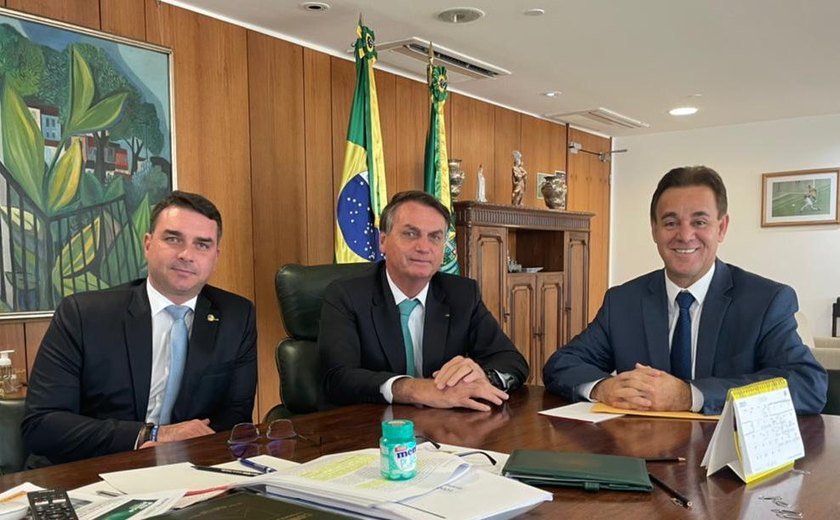 Às vésperas da filiação de Bolsonaro, Patriota afasta presidente do partido