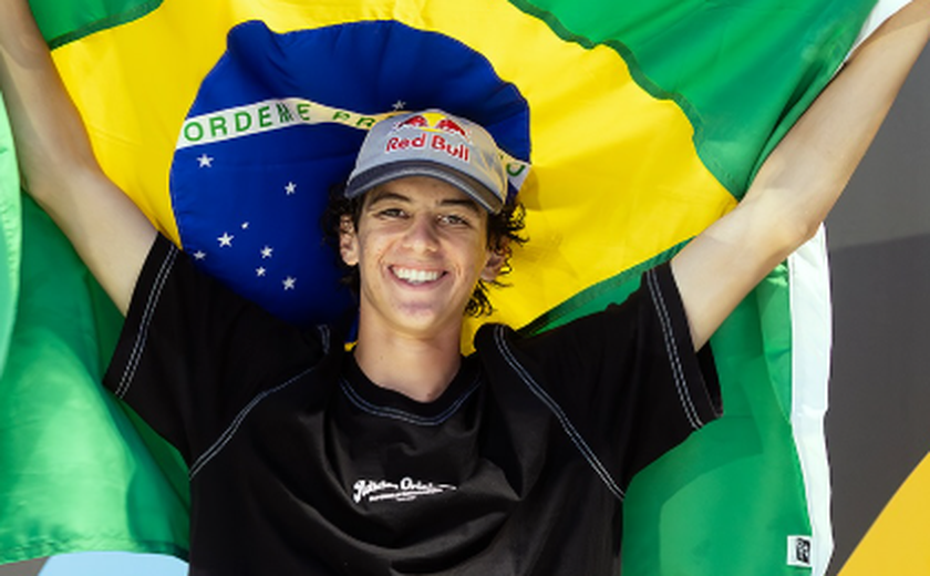 Gui Khury acerta mais um giro de 900 graus e é bronze na Copa do Mundo de skate park