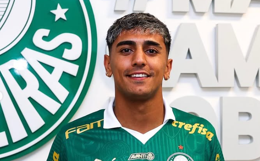 Facundo Torres é apresentado pelo Palmeiras e minimiza concorrência: 'Jogo onde precisar'