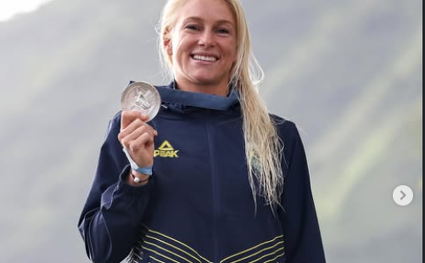Tatiana Weston-Webb e Luana Silva avançam às quartas da Liga Mundial de surfe em Saquarema