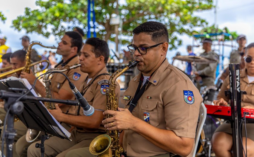 Programa Vem Ver a Banda Tocar da PM leva música ao Marco dos Corais