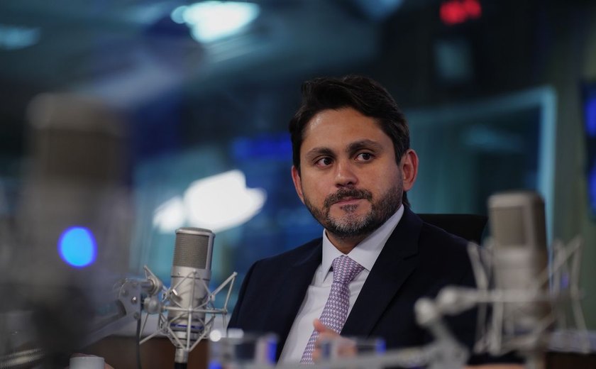 Após indiciado, ministro das Comunicações disse que provará inocência