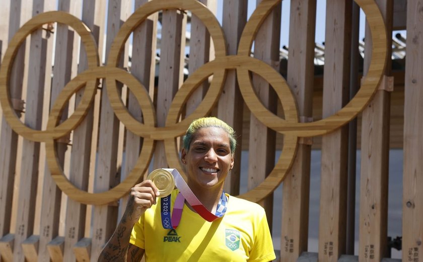 Por bi olímpico, Ana Marcela Cunha se desafia com mudança para Itália
