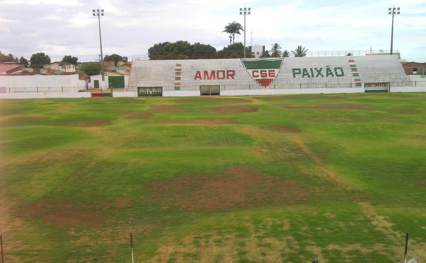 Mesmo com pouca “grama” Estádio Juca Sampaio terá dois jogos no final de semana