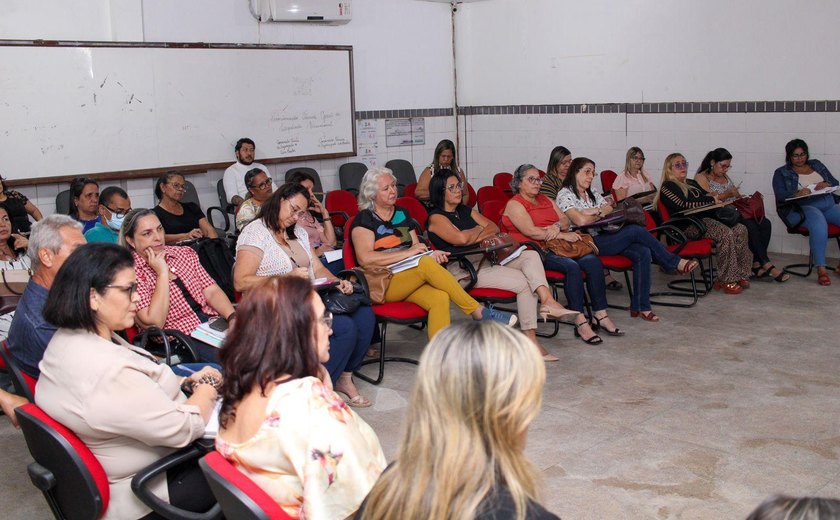 Semed reúne novos gestores para discutir demandas das escolas da rede municipal