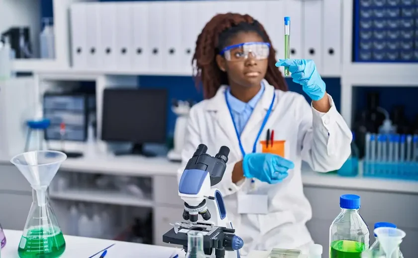 Projeto ELLAS reúne dados sobre carreiras científicas de mulheres