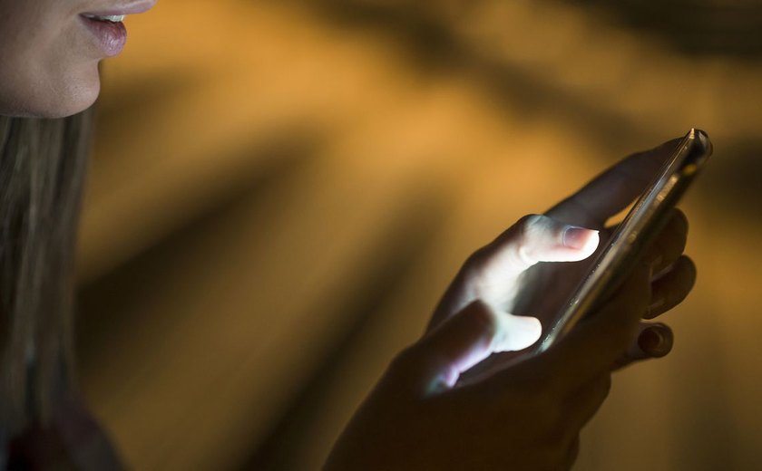 Febraban aponta que 7 em cada 10 transações bancárias são via celular