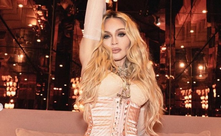 Parou a rua: Madonna causa furor na Itália durante jantar de aniversário com namorado e amigos