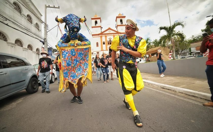Sessão solene presta homenagem a instituições e personalidades pilarenses