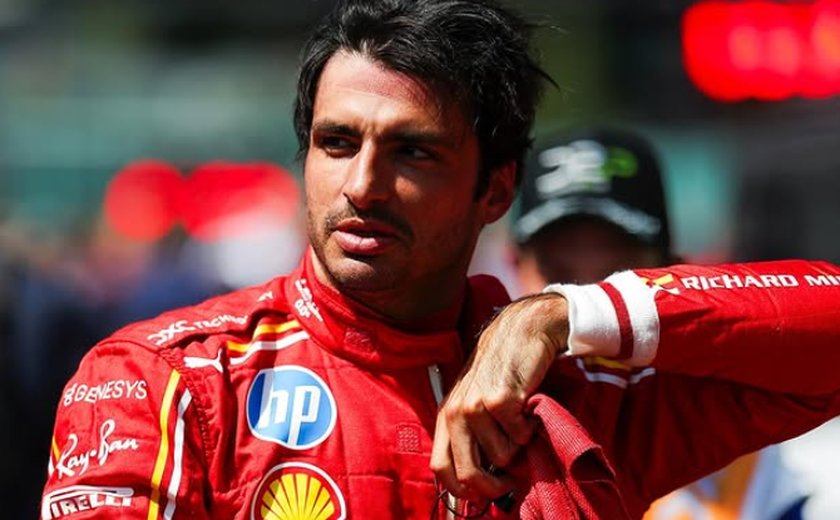 Tetracampeão Carlos Sainz é obrigado a abandonar o rali Dakar um dia após capotar o carro