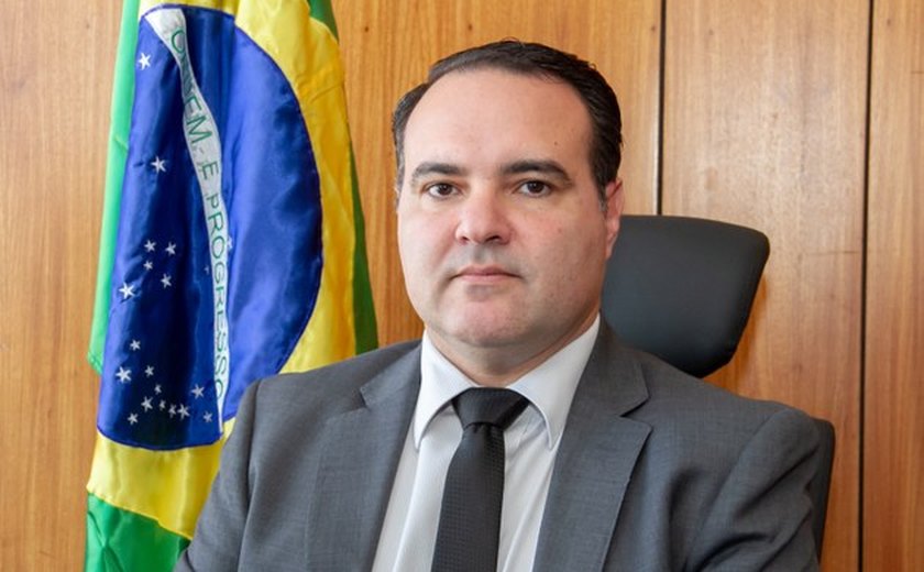 Ministro Jorge Oliveira é diagnosticado com covid-19
