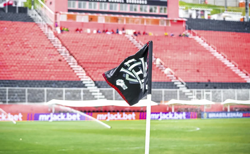 'Fatal Model Vitória': site de acompanhantes oferece R$ 200 milhões para alterar nome do clube baiano; decisão será da torcida