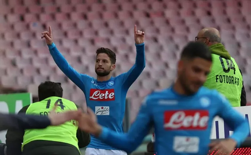 Ídolo do Napoli, Dries Mertens anuncia aposentadoria