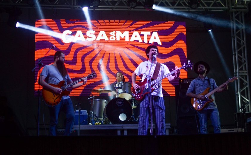 Casa da Mata lança música ao vivo e faz “show de despedida” do 1º álbum