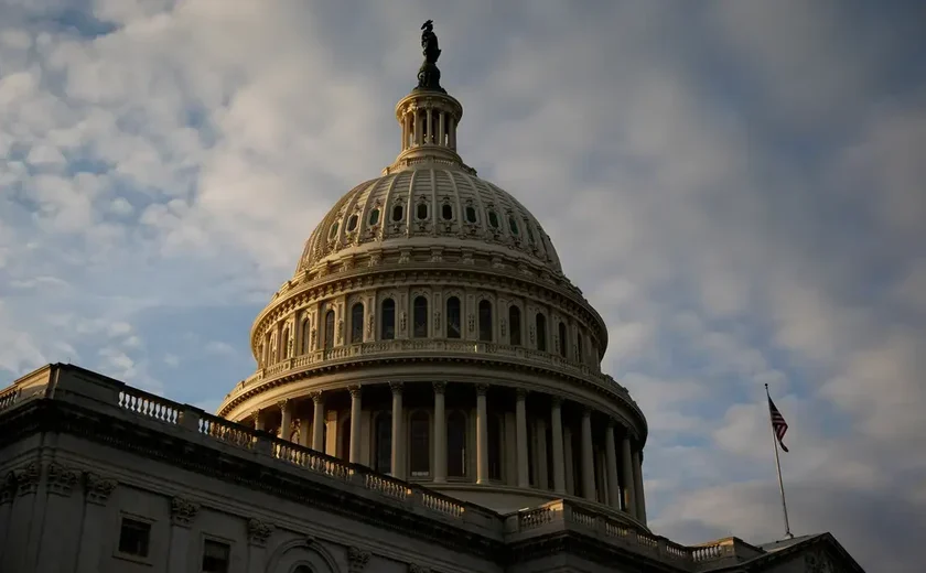 Senado norte-americano aprova abertura do projeto orçamentário de corte de gastos de Trump