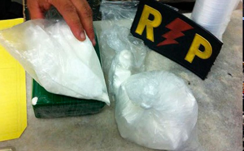 Maceió: PM e Gecoc apreendem 1,4 Kg de droga durante ação