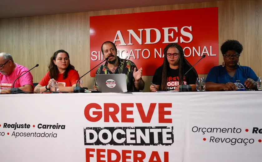Universidades e institutos federais de ensino superior mantêm greve