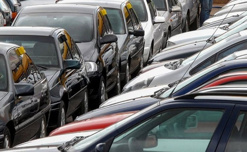Anfavea reduz de 6,2% para 4,9% previsão de crescimento da produção no ano