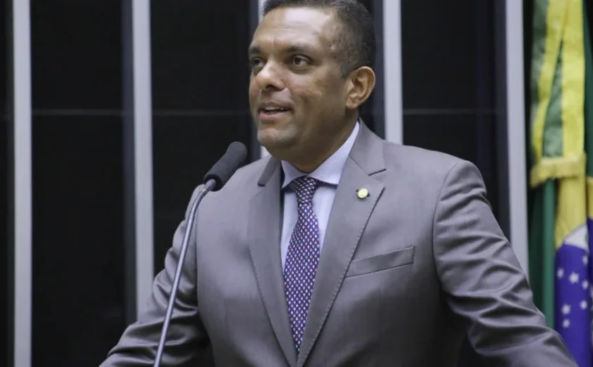 Deputado evangélico diz que Lula tem seu 'reconhecimento' e não se arrepende de elogios