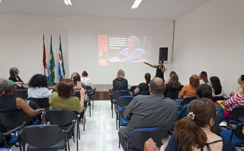 Sesau e Escola de Governo encerram primeira turma da Trilha Formativa da Equidade para profissionais do SUS