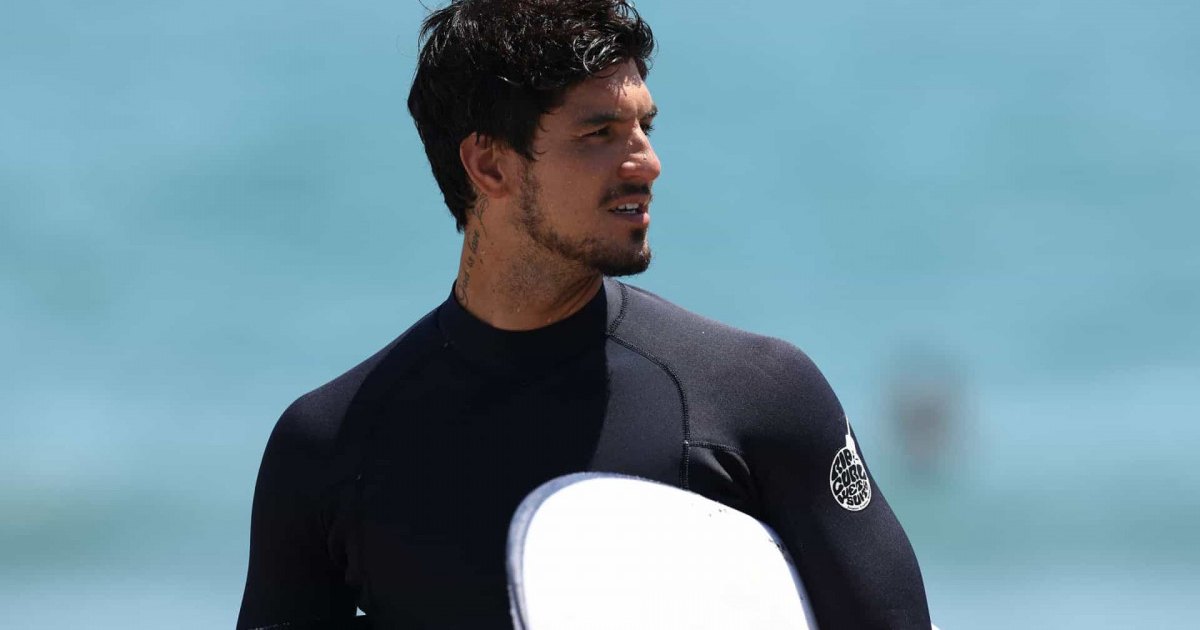 Gabriel Medina vence Filipinho e é tri campeão mundial de surfe