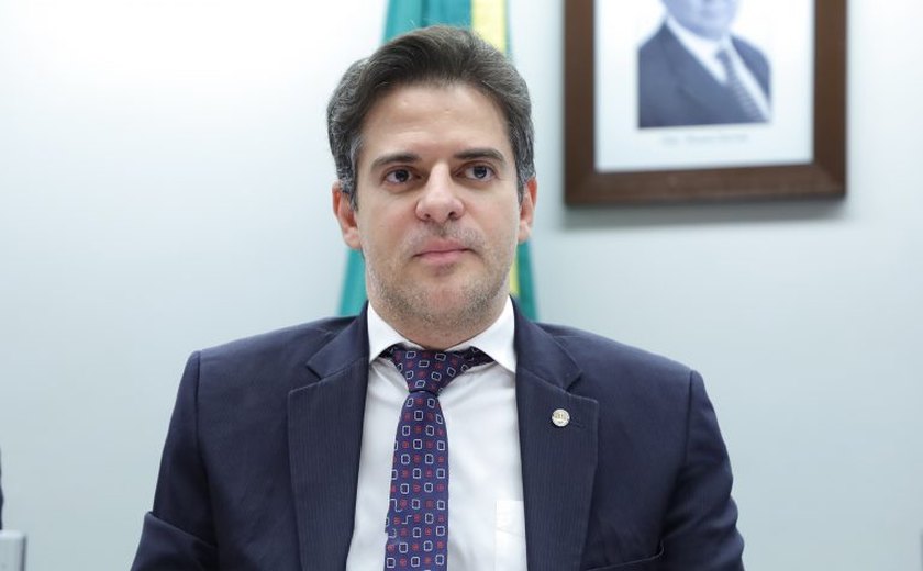 Câmara aprova projeto que reduz exigências para posse de armas e facilita instalação de clubes de tiro