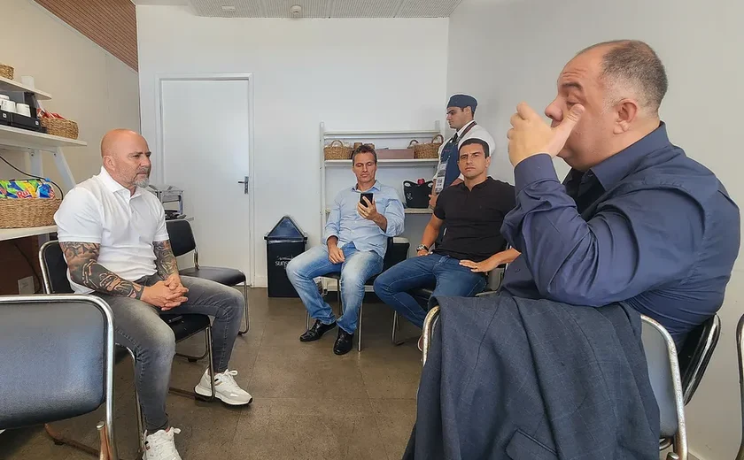 Diretoria do Flamengo é criticada por não se pronunciar sobre agressão de preparador físico a Pedro: 'Bizarro'
