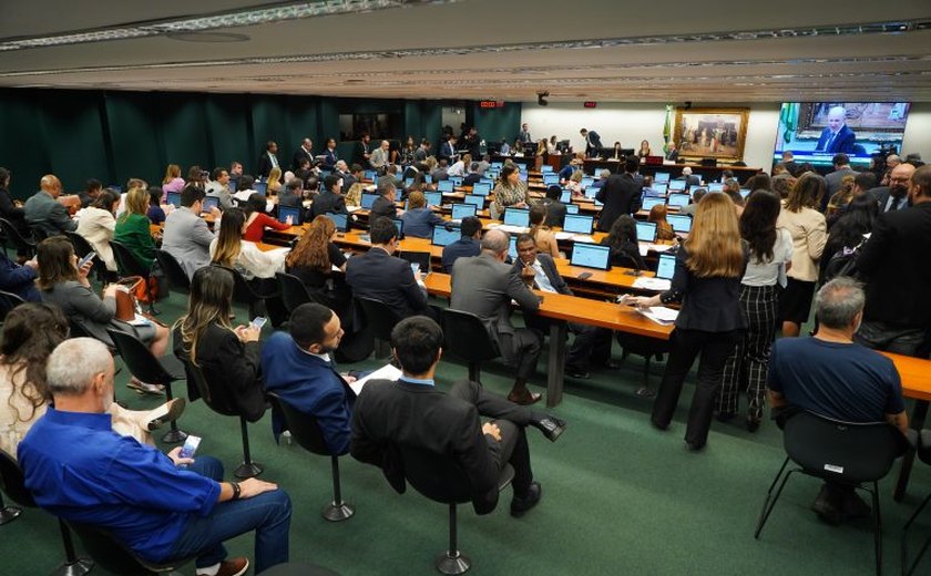 Comissão de Constituição e Justiça aprova datas comemorativas e homenagens a pessoas e cidades