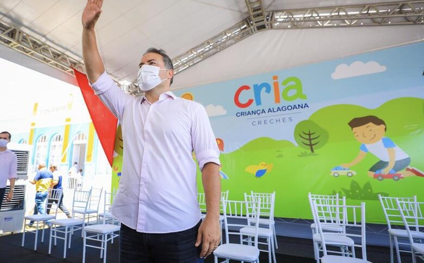 Governador assina ordens de serviço para construção de mais 3 creches CRIA