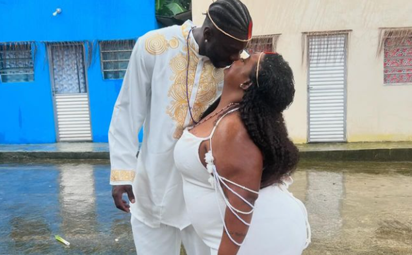 MC Carol viraliza com álbum de fotos de seu 'casamento secreto' em terreiro de candomblé