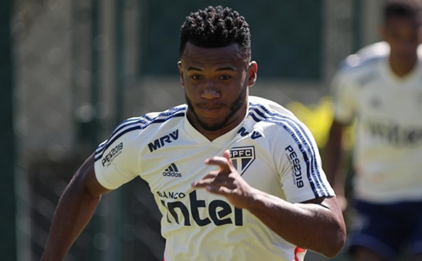 Luan treina e pode reforçar o São Paulo diante do Grêmio, quinta-feira, no Sul