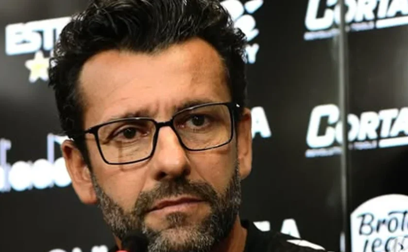 Valentim celebra vitória da Ponte Preta e avalia retornos para enfrentar Confiança na Série C