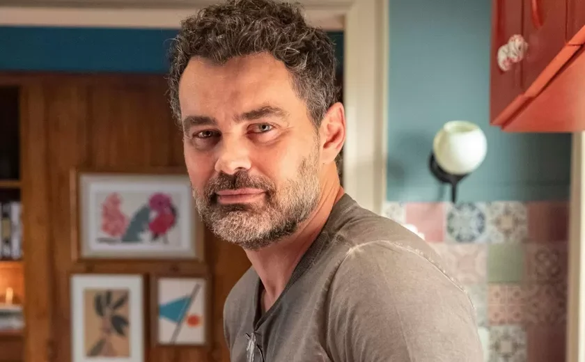 Terapeuta de Carmo Dalla Vecchia explica sobre masturbação consciente, orgasmo a seco e traumas sexuais