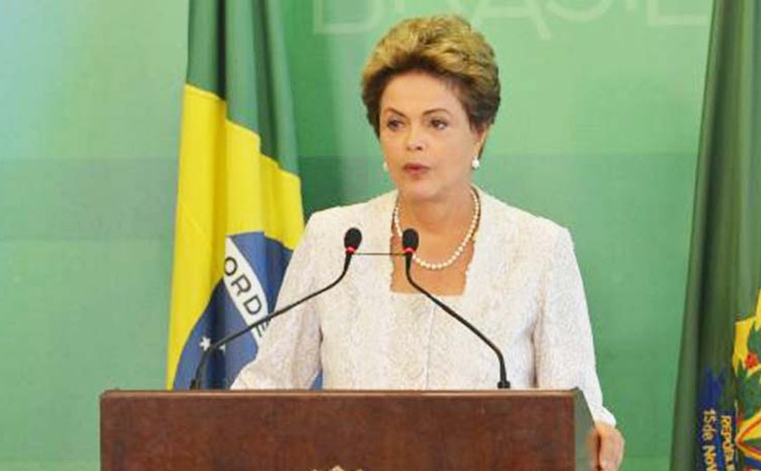 Dilma anuncia redução de oito ministérios