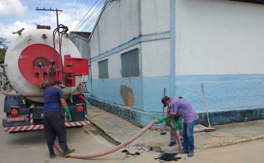 Limpeza das galerias de águas pluviais é intensificada em Branquinha