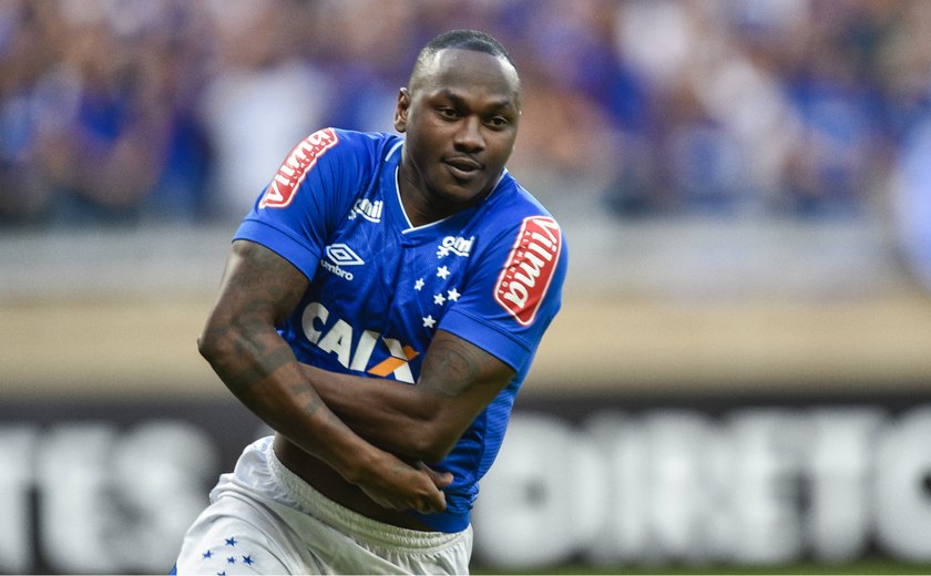 Sassá tem lesão no joelho constatada e vira desfalque no Cruzeiro por três meses