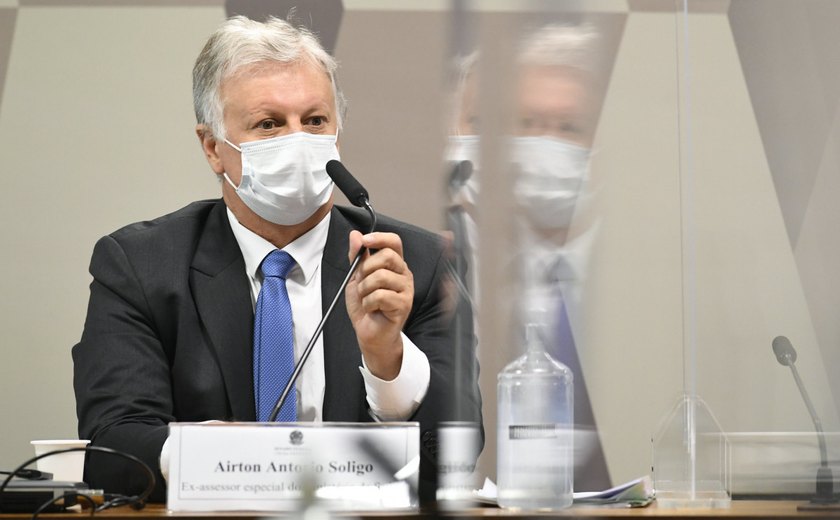 Politização da vacina foi um dos problemas na compra da Coronavac, diz Soligo