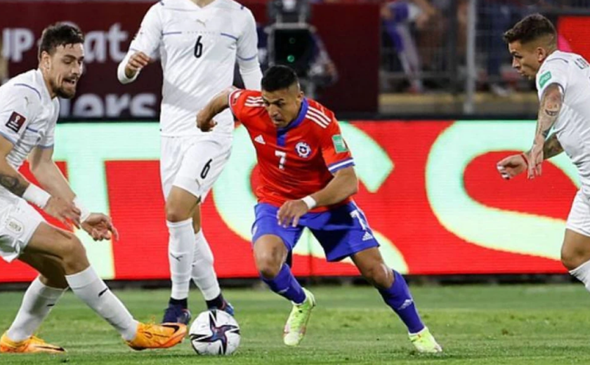 Chile perde para o Uruguai, em Santiago, e fica fora da Copa do Mundo do Catar