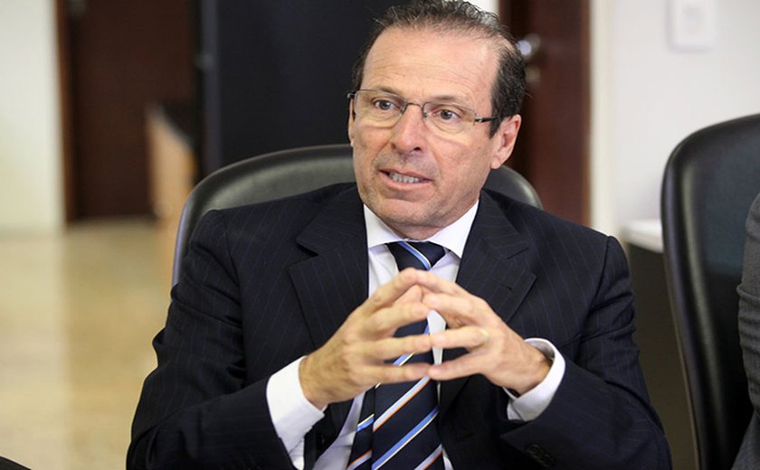 EM SOLENIDADE: Governador pede apuração de denúncias contra juiz Braga Neto