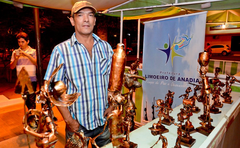 Artista plástico Jackson Lima representa Limoeiro de Anadia na 1ª Fenearte em Arapiraca