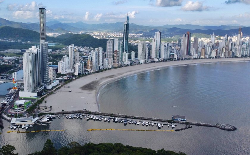 Santos, Balneário Camboriú e São Caetano do Sul são as cidades mais 'verticais' do país. Veja ranking
