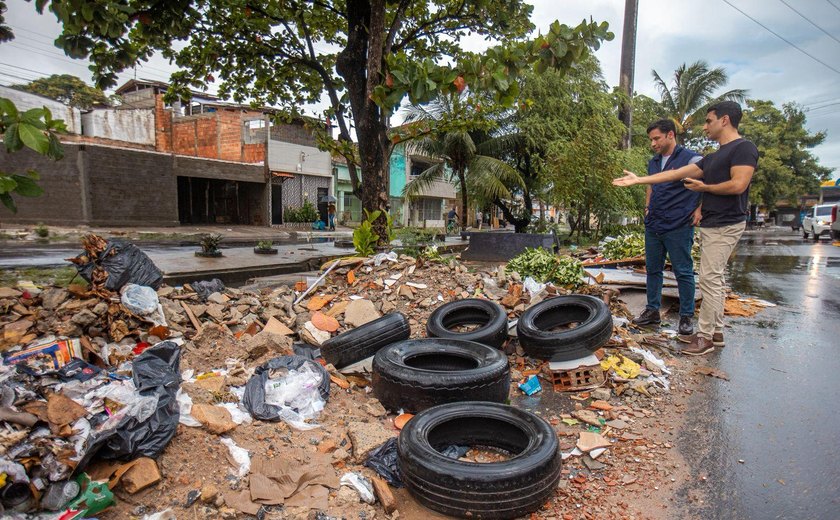 JHC e Rodrigo Cunha percorrem bairros e destacam investimentos para mitigar efeitos das chuvas em Maceió