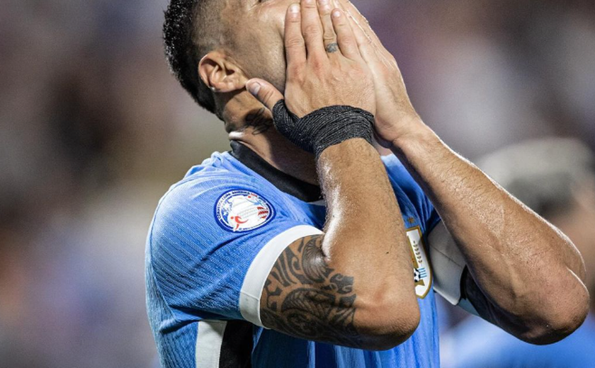 Suárez detona Bielsa na seleção do Uruguai: 'Ele não nos cumprimentava'